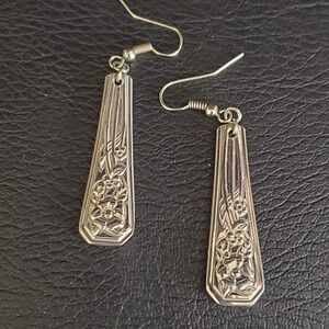 AVON Silver Tone Floral Dangle Earrings Art Deco Style Vintage Statement Jewelry